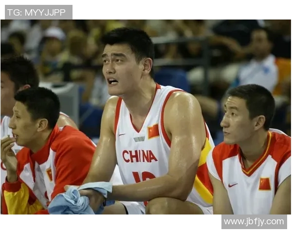 韩德君：从篮球新星到中国男篮的中流砥柱之路与未来展望