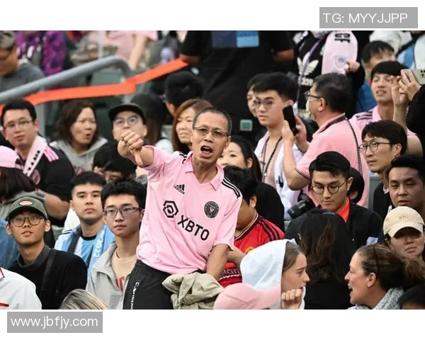 香港球迷热情追逐广西足球比赛直播感受激情与魅力