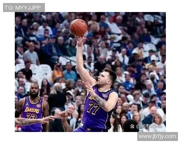 湖人对决快船精彩集锦回顾球星表现与关键时刻一网打尽 湖人对决快船精彩集锦回顾球星表现与关键时刻一网打尽