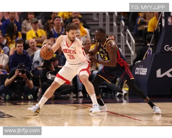 火箭与勇士季后赛第四场对决精彩回顾与赛后分析 火箭与勇士季后赛第四场对决精彩回顾与赛后分析