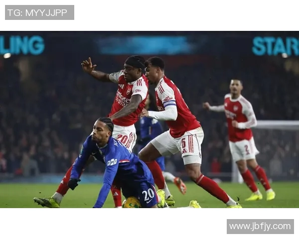 欧冠决赛温布利草坪质量问题引发球员集体不满与争议