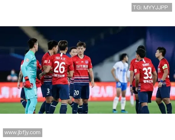 卡尔达斯与佩雷拉激战正酣谁能在这场对决中笑到最后